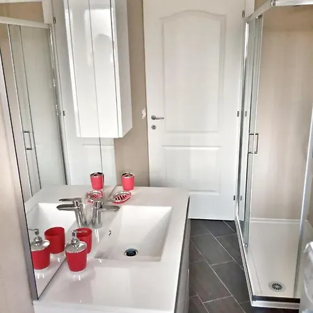 Red Tower Venice - 2 Mins From Vce Airport- Free Wifi 度假居 泰塞拉