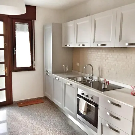 度假居 Red Tower Venice - 2 Mins From Vce Airport- Free Wifi *