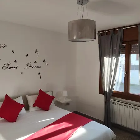 Red Tower Venice - 2 Mins From Vce Airport- Free Wifi 度假居 *