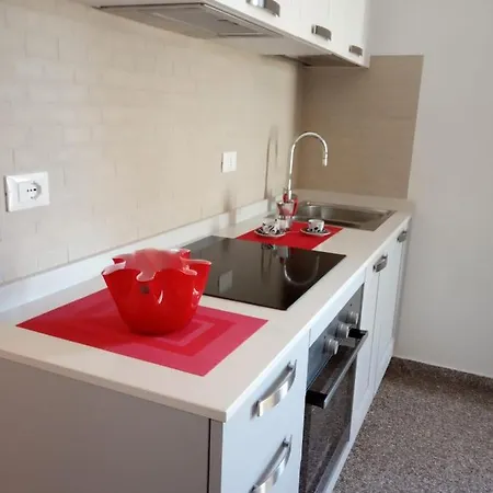 Red Tower Venice - 2 Mins From Vce Airport- Free Wifi 泰塞拉
