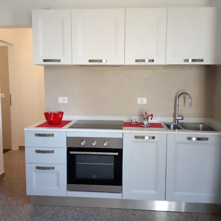 度假居 Red Tower Venice - 2 Mins From Vce Airport- Free Wifi 泰塞拉