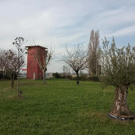 Red Tower Venice - 2 Mins From Vce Airport- Free Wifi